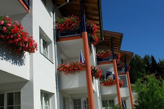 Die Balkone der Klassik-Wohnungen von SUN Matrei